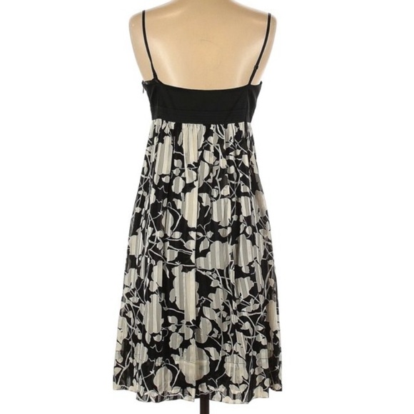 BCBGMaxazria Black & White Floral Woven Silk Dress Size 4 - Picture 2 of 16